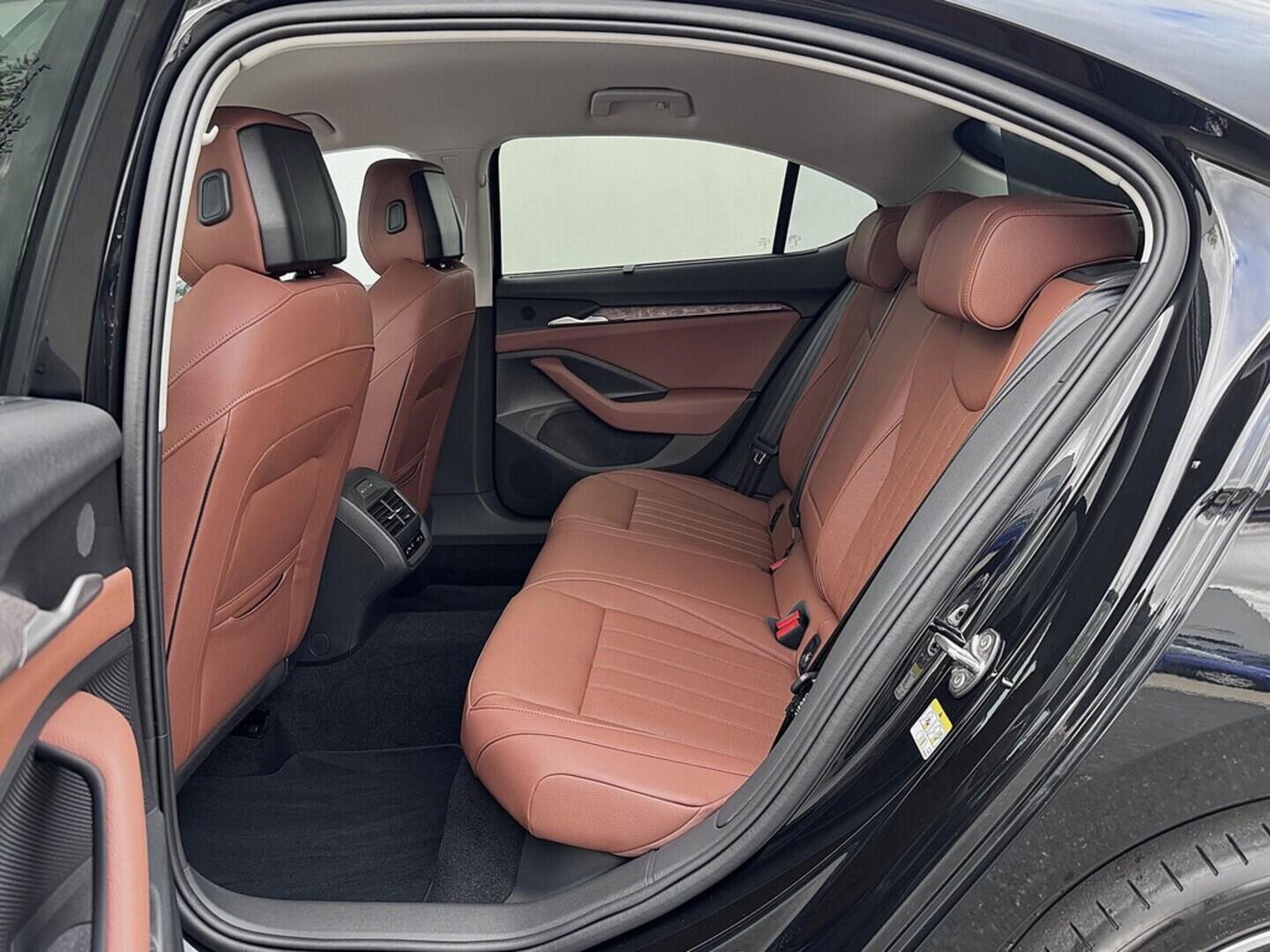 O419V07865_31.webp_SUPERB L&K 2.0 TSI 195 kW automat, DPH