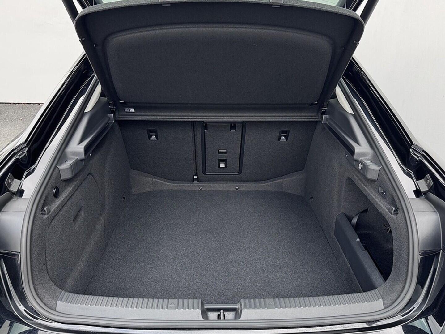 O419V07865_32.webp_SUPERB L&K 2.0 TSI 195 kW automat, DPH