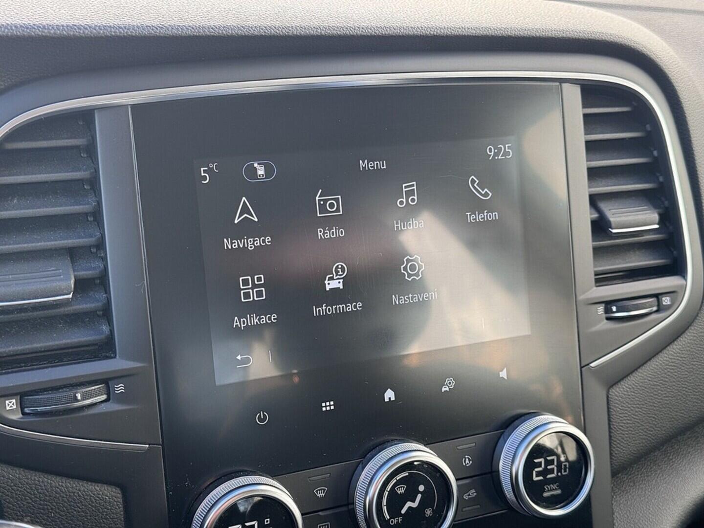 O419V07873_25.webp_MÉGANE Grand Coupé ZEN 1.0  85 kW manuál, DPH