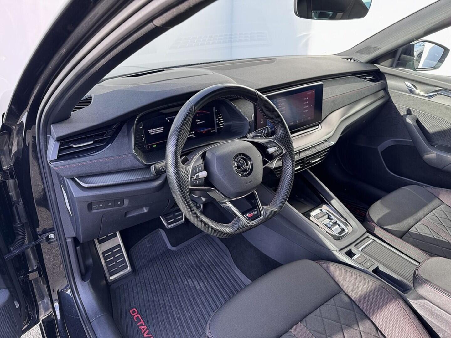 O419V07878_19.webp_OCTAVIA RS 2.0 TDI 147 kW automat, DPH