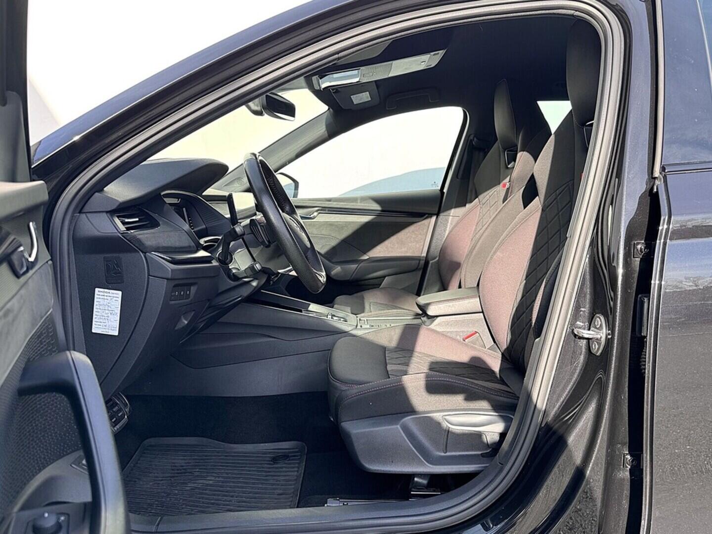 O419V07878_20.webp_OCTAVIA RS 2.0 TDI 147 kW automat, DPH