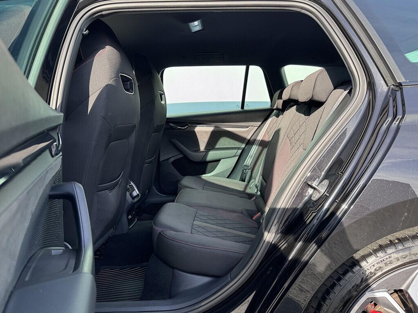 O419V07878_30.webp_OCTAVIA RS 2.0 TDI 147 kW automat, DPH