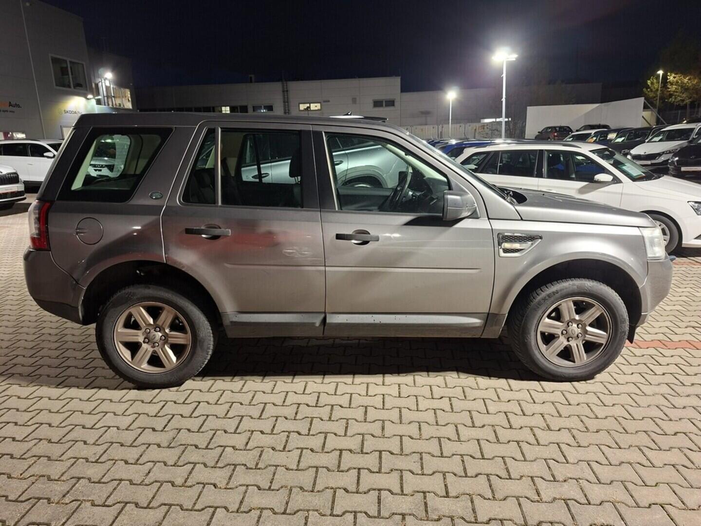 O419V07879_12.webp_FREELANDER  2.2 DCI 110 kW manuál