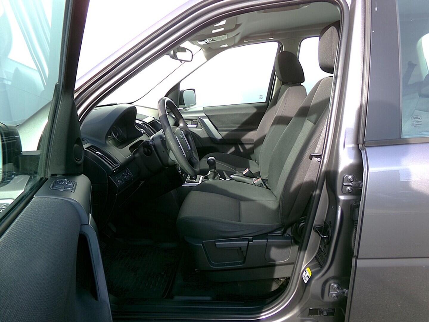 O419V07879_20.webp_FREELANDER  2.2 DCI 110 kW manuál