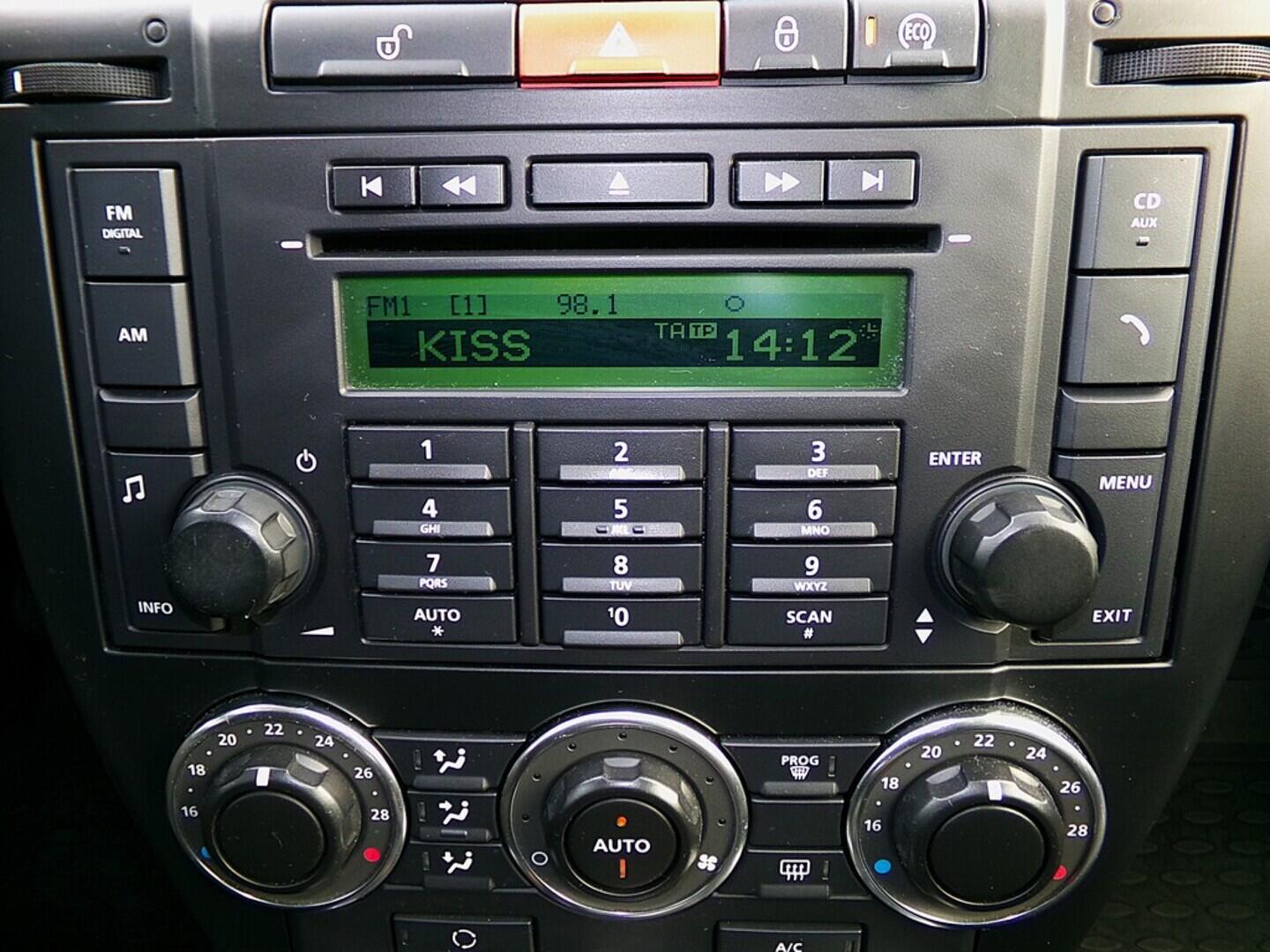 O419V07879_25.webp_FREELANDER  2.2 DCI 110 kW manuál