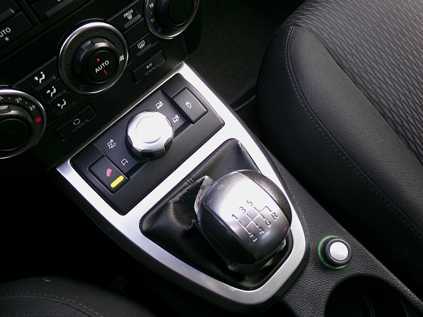 O419V07879_27.webp_FREELANDER  2.2 DCI 110 kW manuál