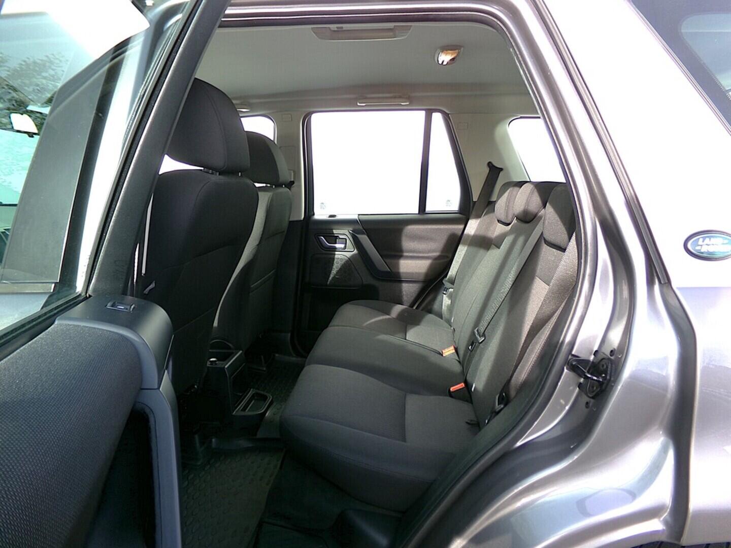 O419V07879_28.webp_FREELANDER  2.2 DCI 110 kW manuál