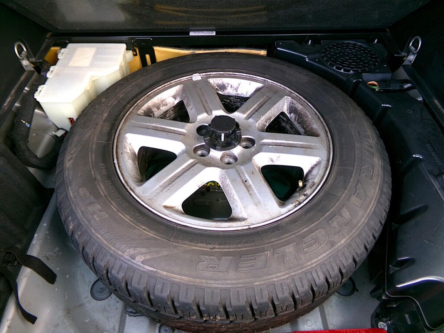 O419V07879_30.webp_FREELANDER  2.2 DCI 110 kW manuál