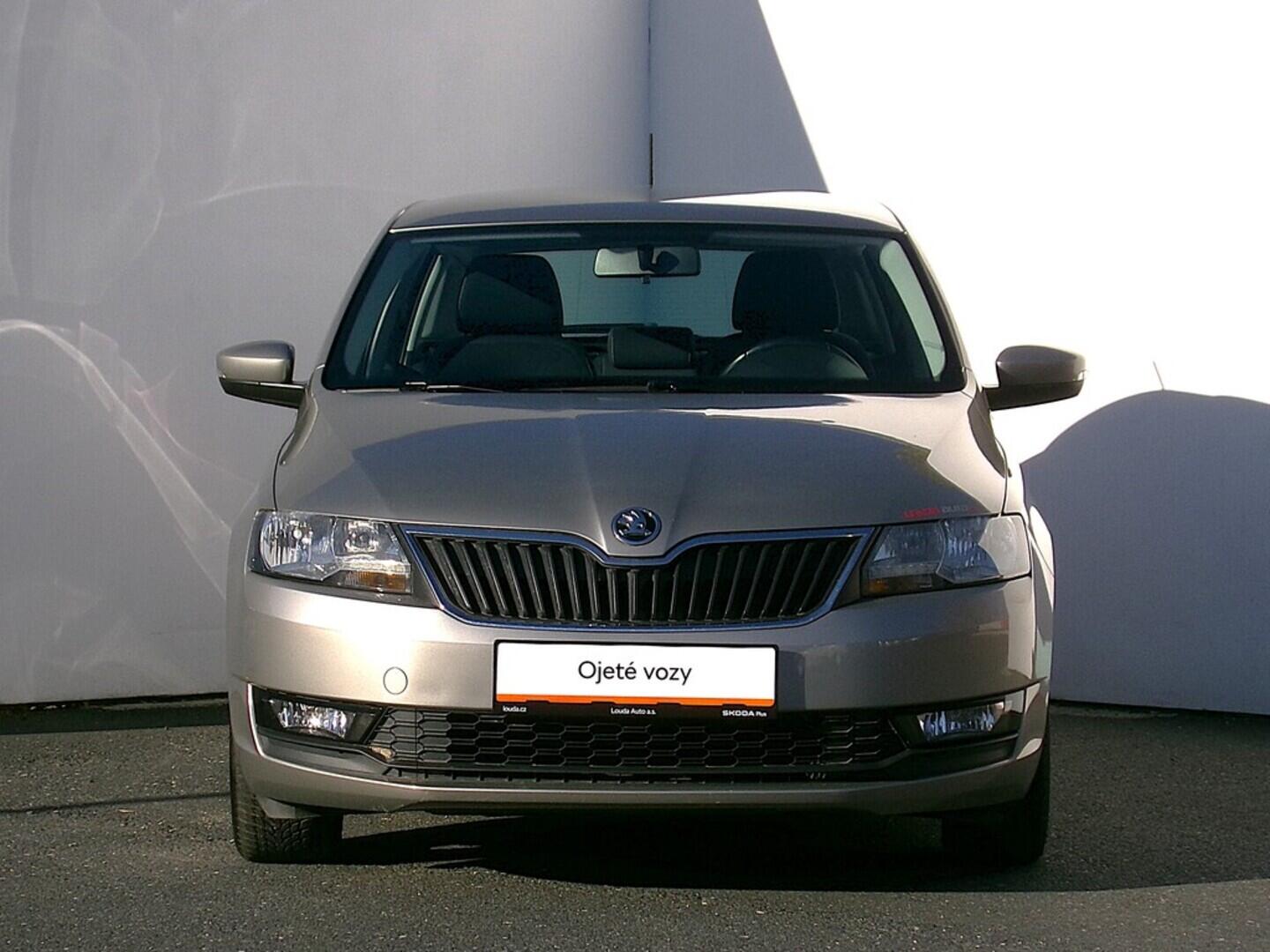 O419V07880_13.webp_RAPID Ambition 1.0 TSI 70 kW manuál