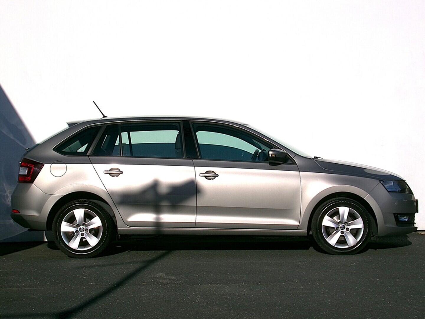 O419V07880_16.webp_RAPID Ambition 1.0 TSI 70 kW manuál