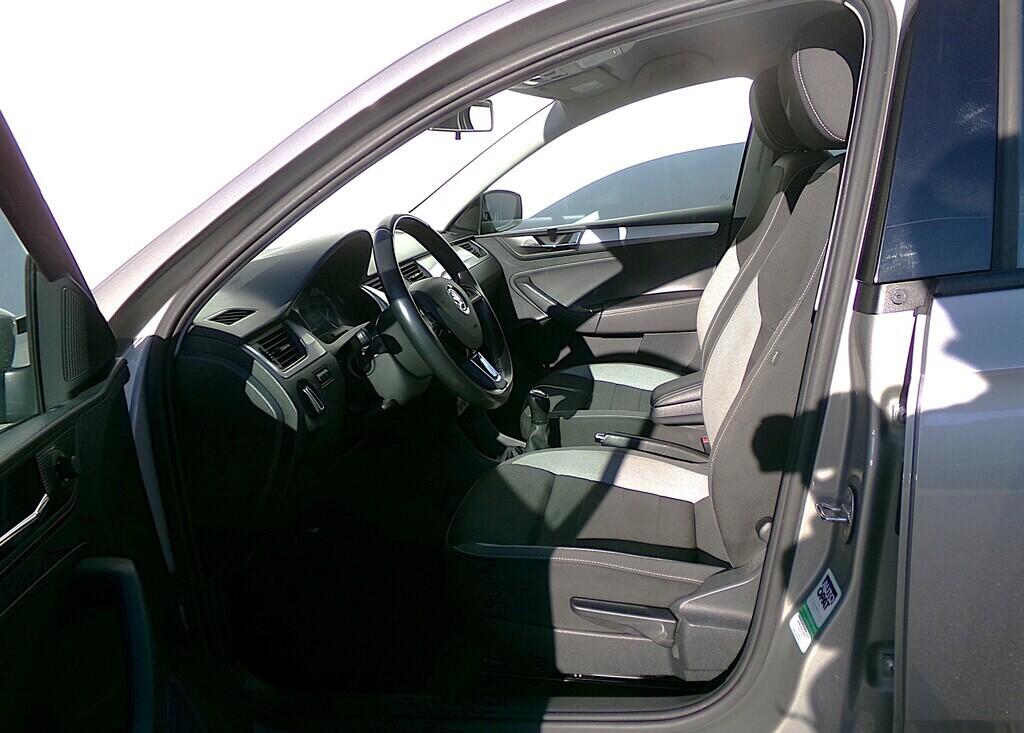 O419V07880_20.webp_RAPID Ambition 1.0 TSI 70 kW manuál