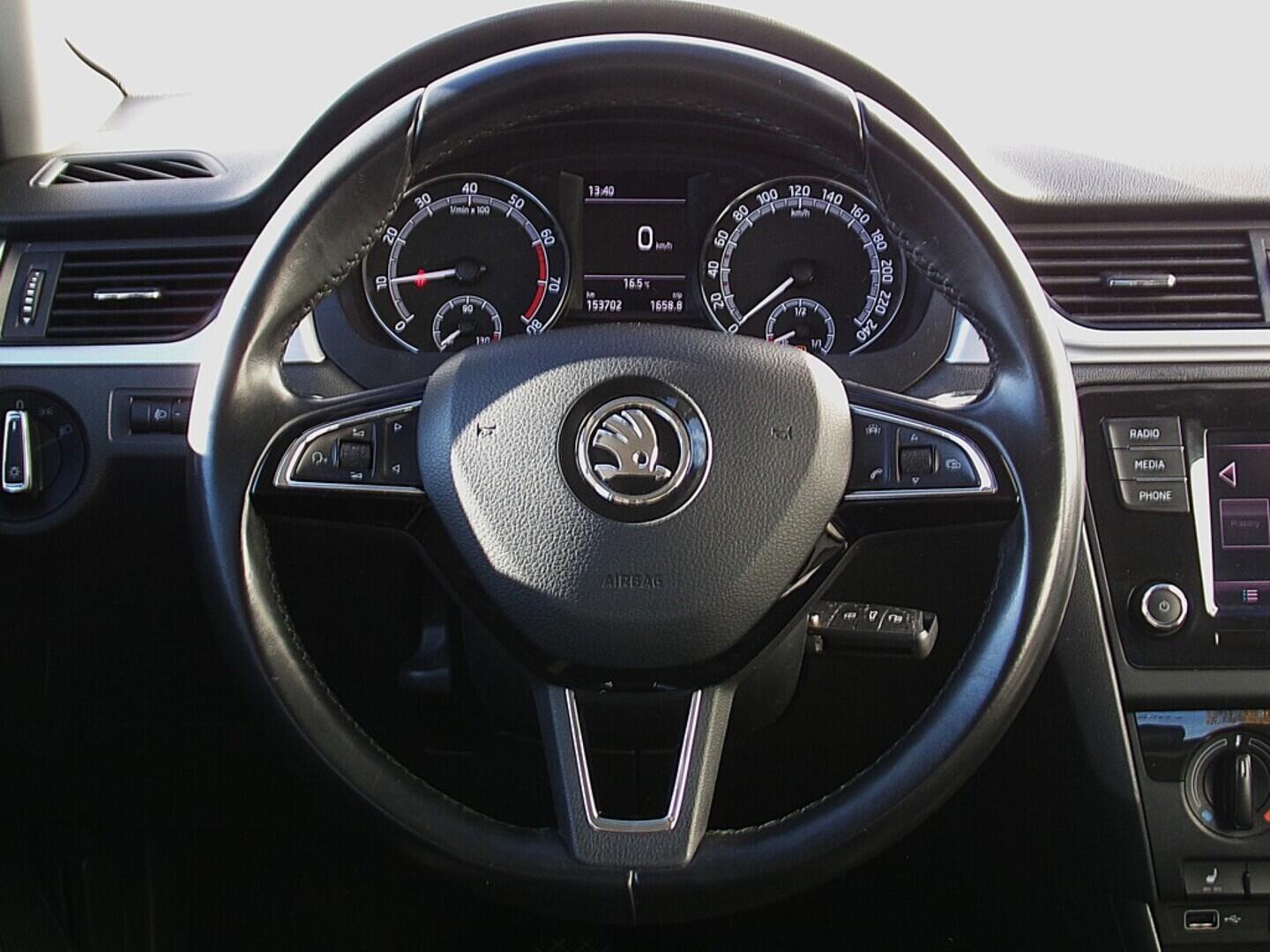 O419V07880_23.webp_RAPID Ambition 1.0 TSI 70 kW manuál