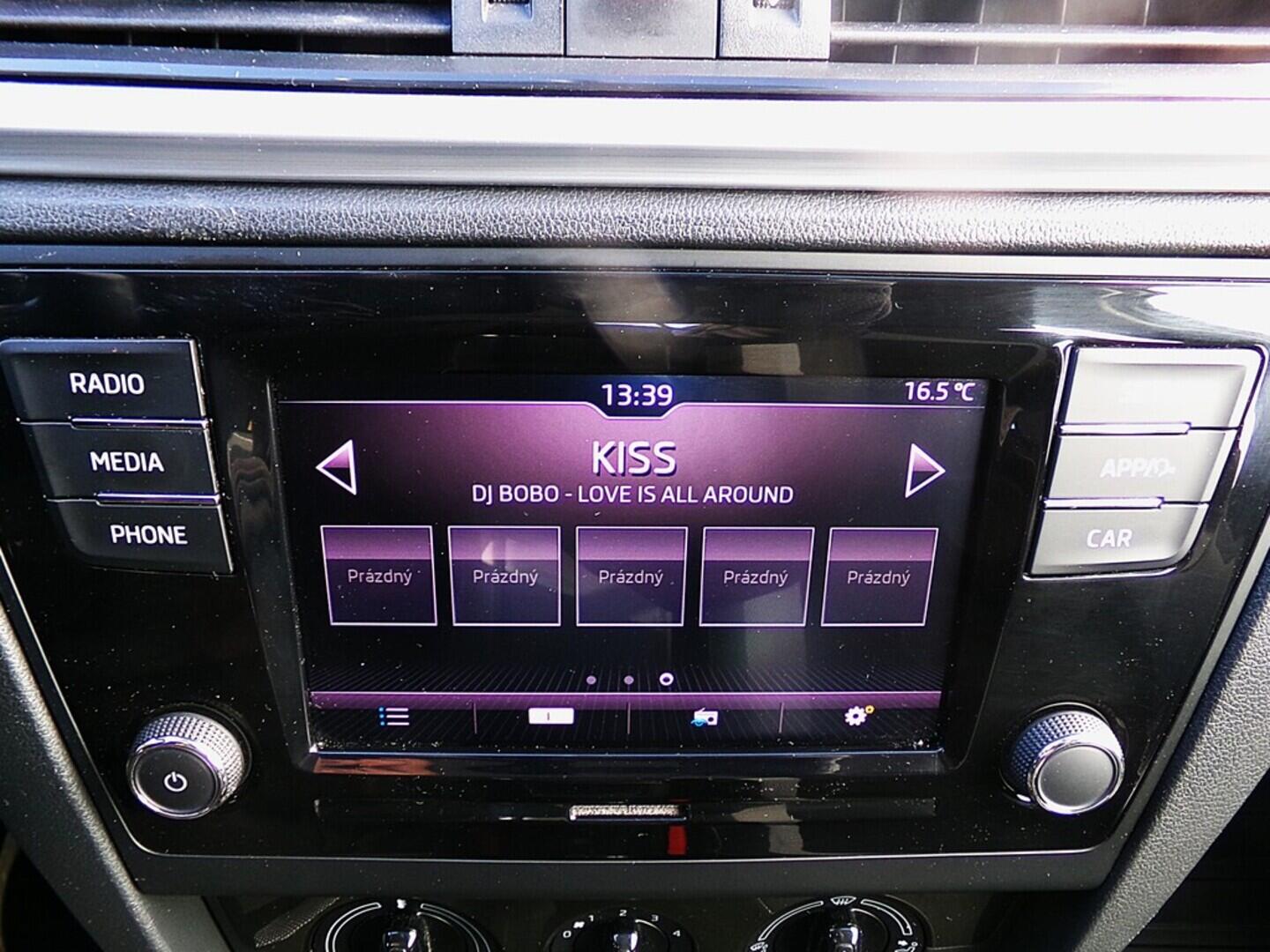 O419V07880_25.webp_RAPID Ambition 1.0 TSI 70 kW manuál