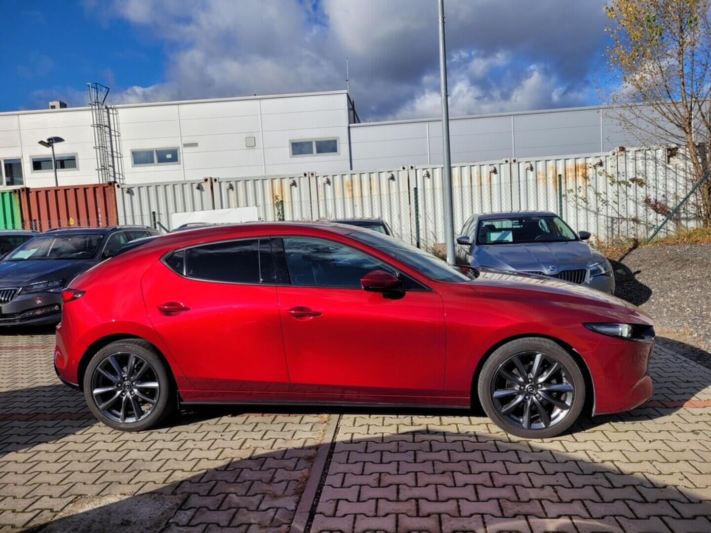 O419V07882_12.webp_3 Luxury plus 2.0  88 kW manuál