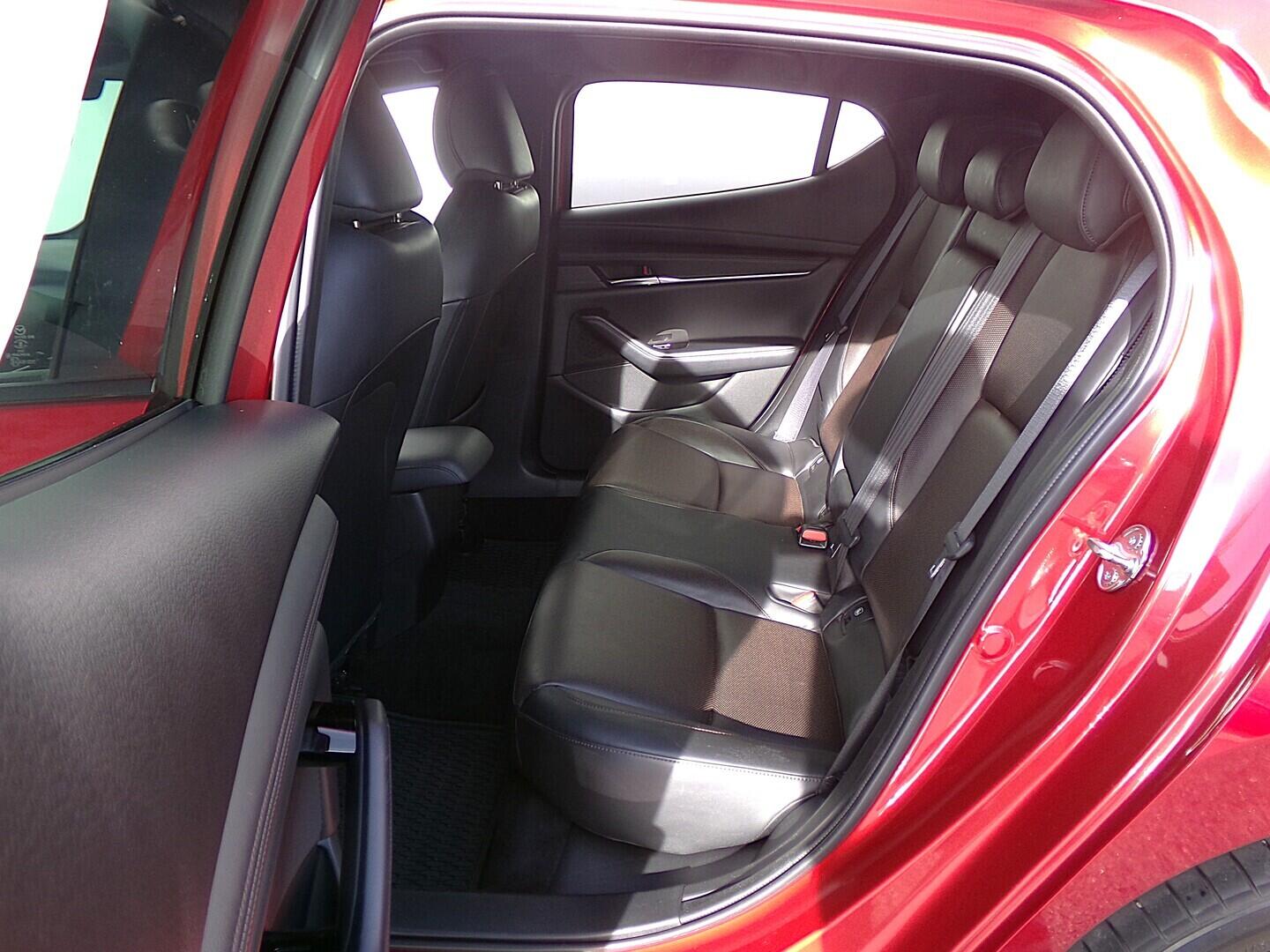 O419V07882_33.webp_3 Luxury plus 2.0  88 kW manuál