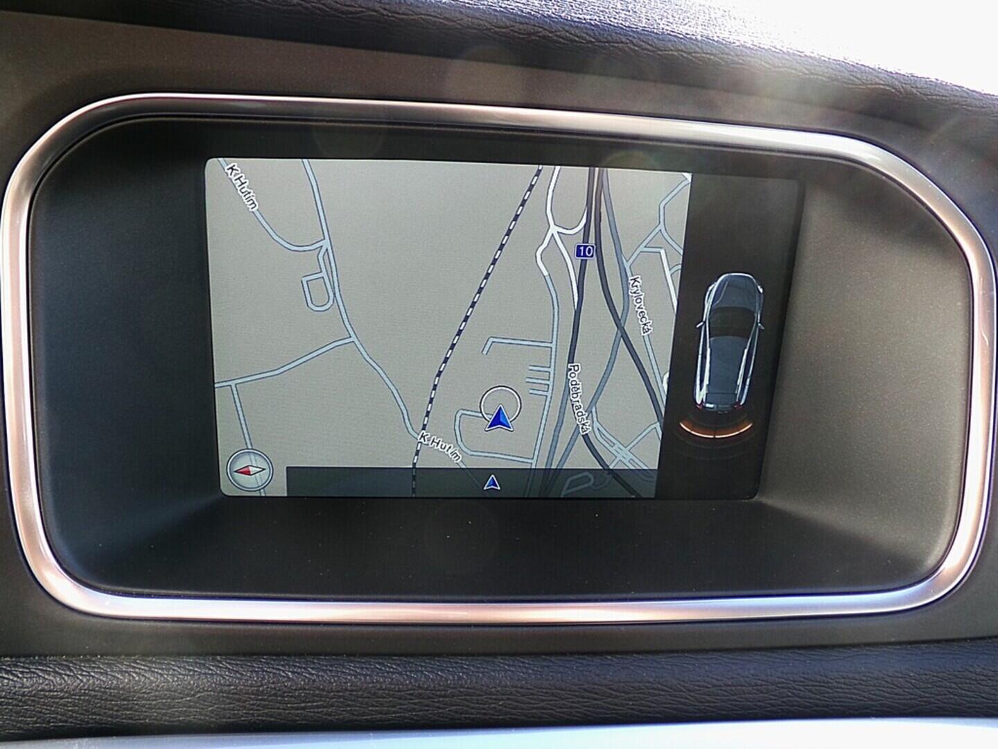 O419V07883_25.webp_V40 Momentum 2.0 D3 110 kW automat