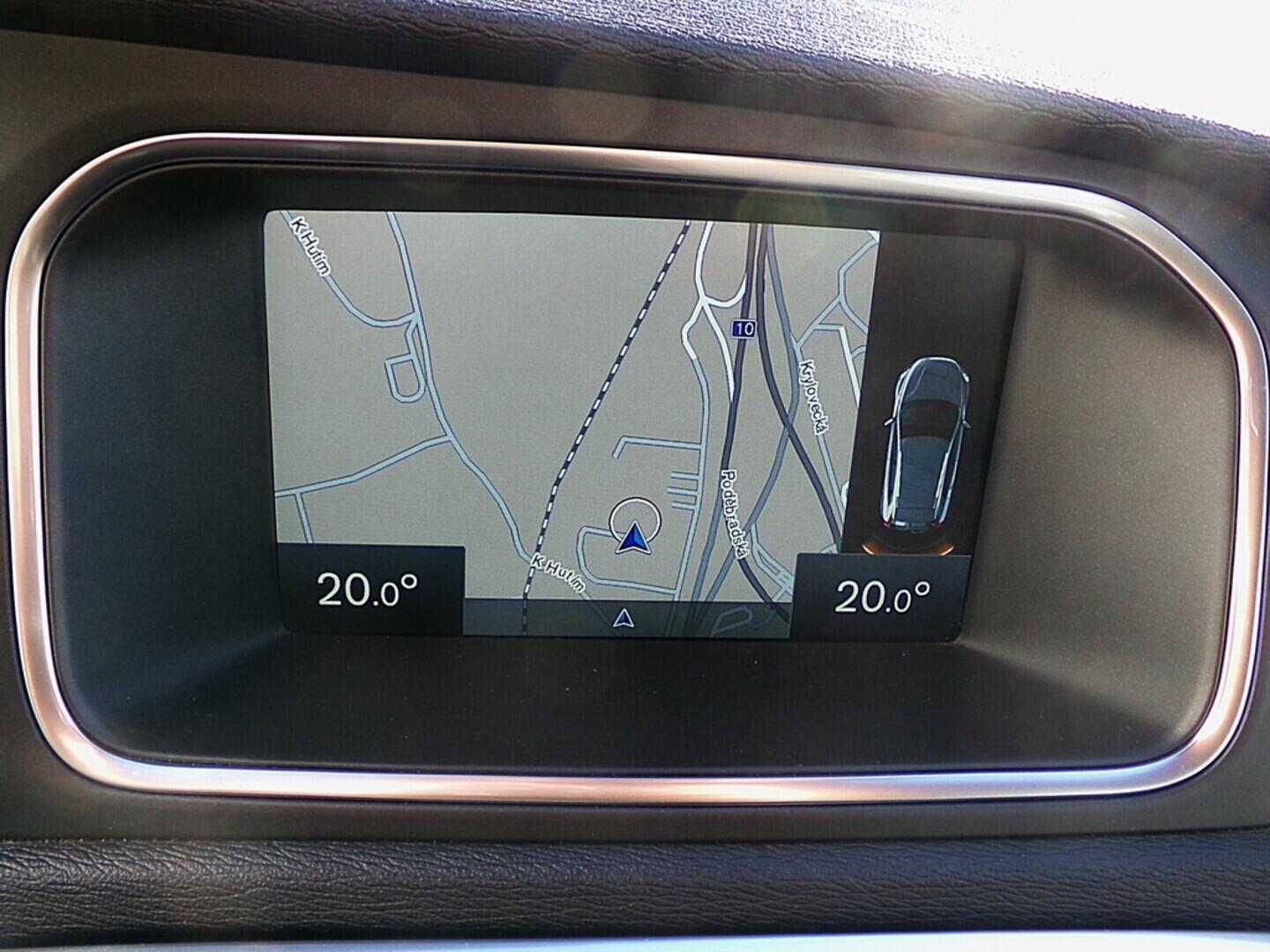 O419V07883_26.webp_V40 Momentum 2.0 D3 110 kW automat