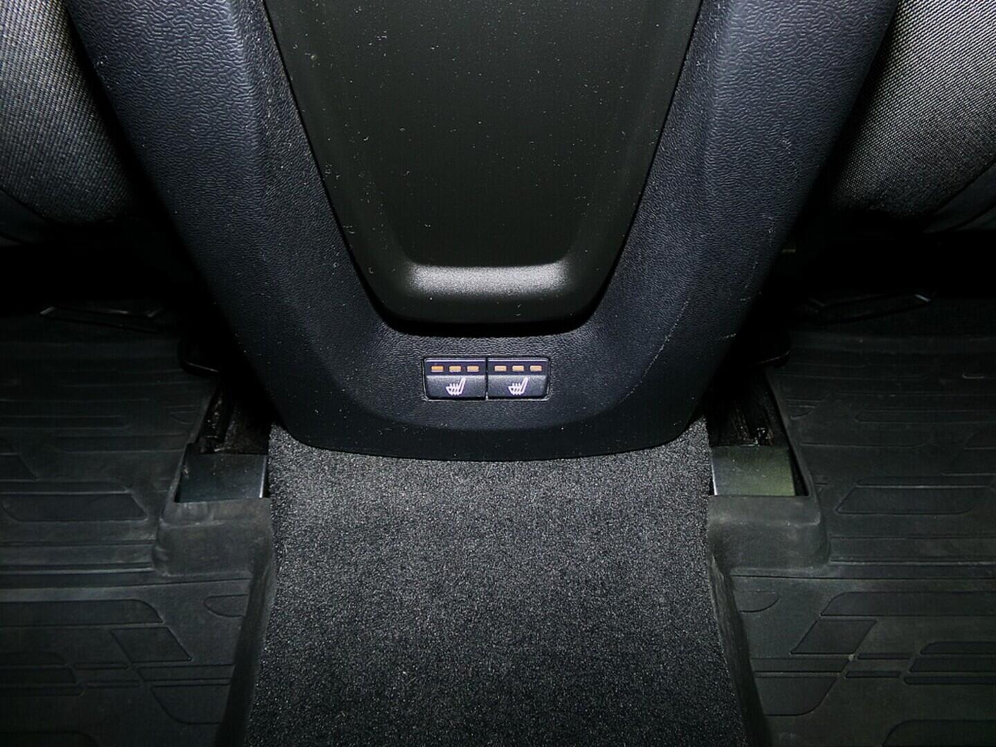 O419V07883_31.webp_V40 Momentum 2.0 D3 110 kW automat