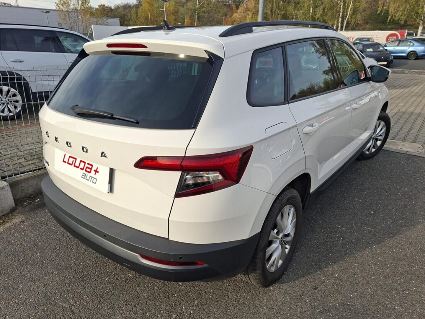 O419V07891_11.webp_KAROQ Drive 1.5 TSI 110 kW manuál