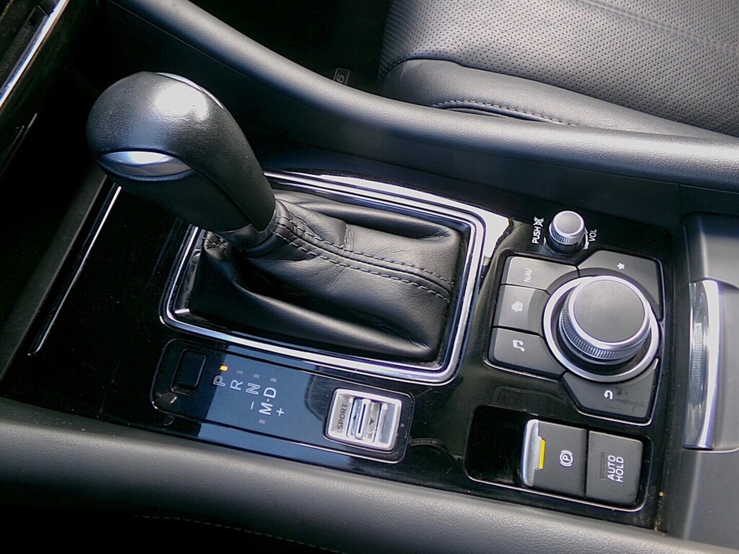 O419V07892_31.webp_6 Revolution Top 2.5 Skyactive 143 kW automat