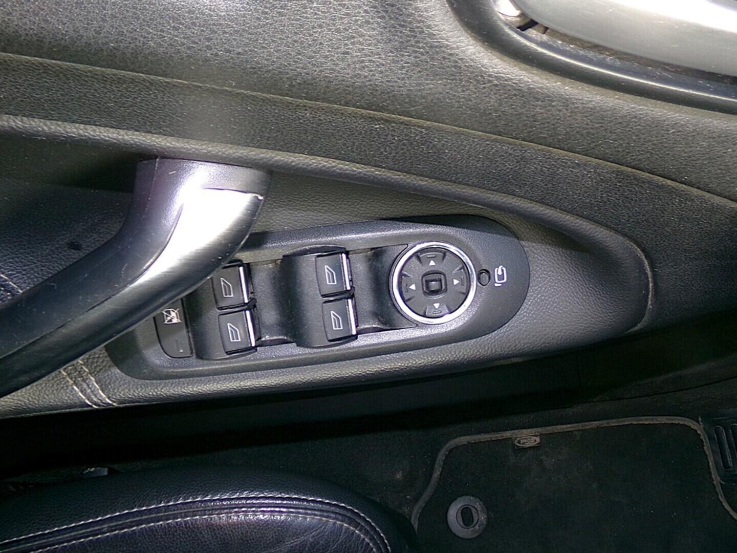 O419V07895_21.webp_MONDEO Titanium 2.0 TDCi 103 kW manuál