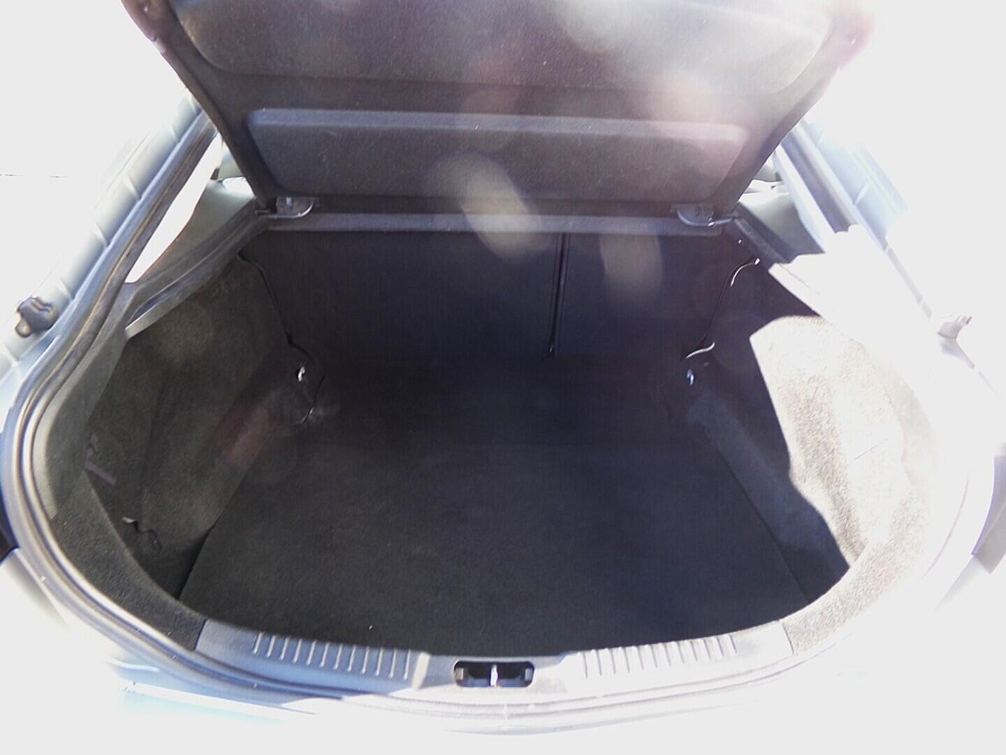 O419V07895_30.webp_MONDEO Titanium 2.0 TDCi 103 kW manuál