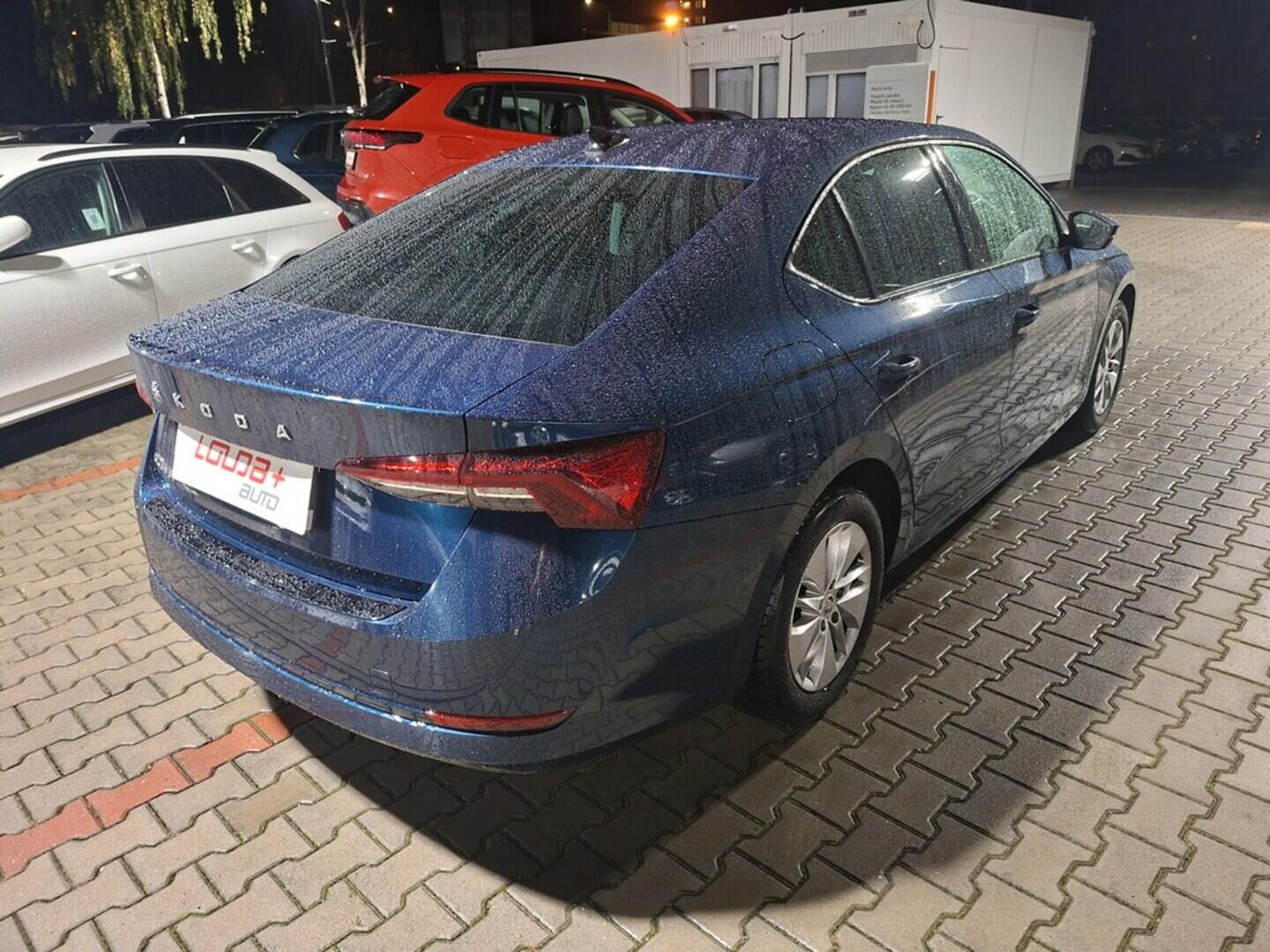 O419V07897_11.webp_OCTAVIA Ambition Plus 1.5 TSI 110 kW manuál