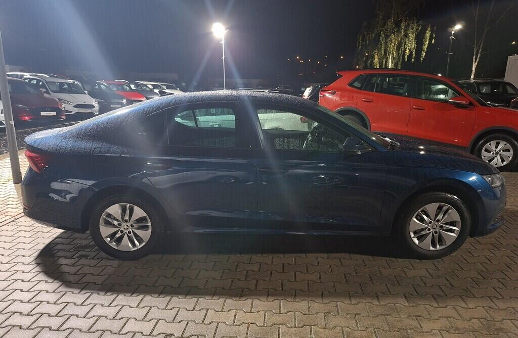 O419V07897_12.webp_OCTAVIA Ambition Plus 1.5 TSI 110 kW manuál