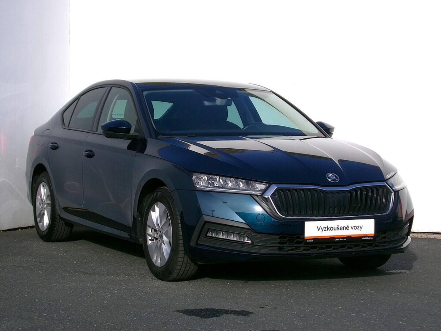 O419V07897_14.webp_OCTAVIA Ambition Plus 1.5 TSI 110 kW manuál