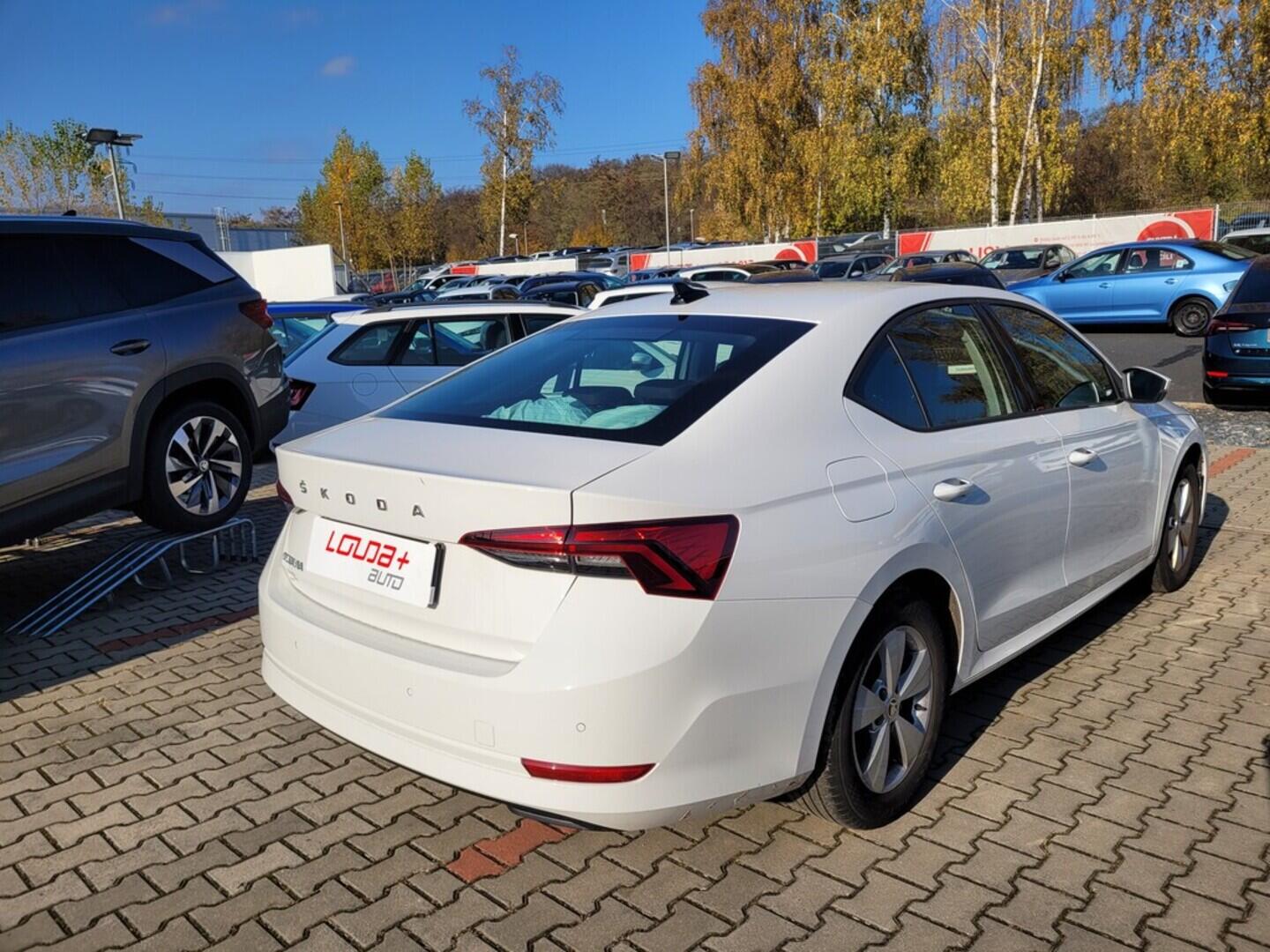 O419V07902_11.webp_OCTAVIA Active 1.5 TSI 110 kW manuál, DPH