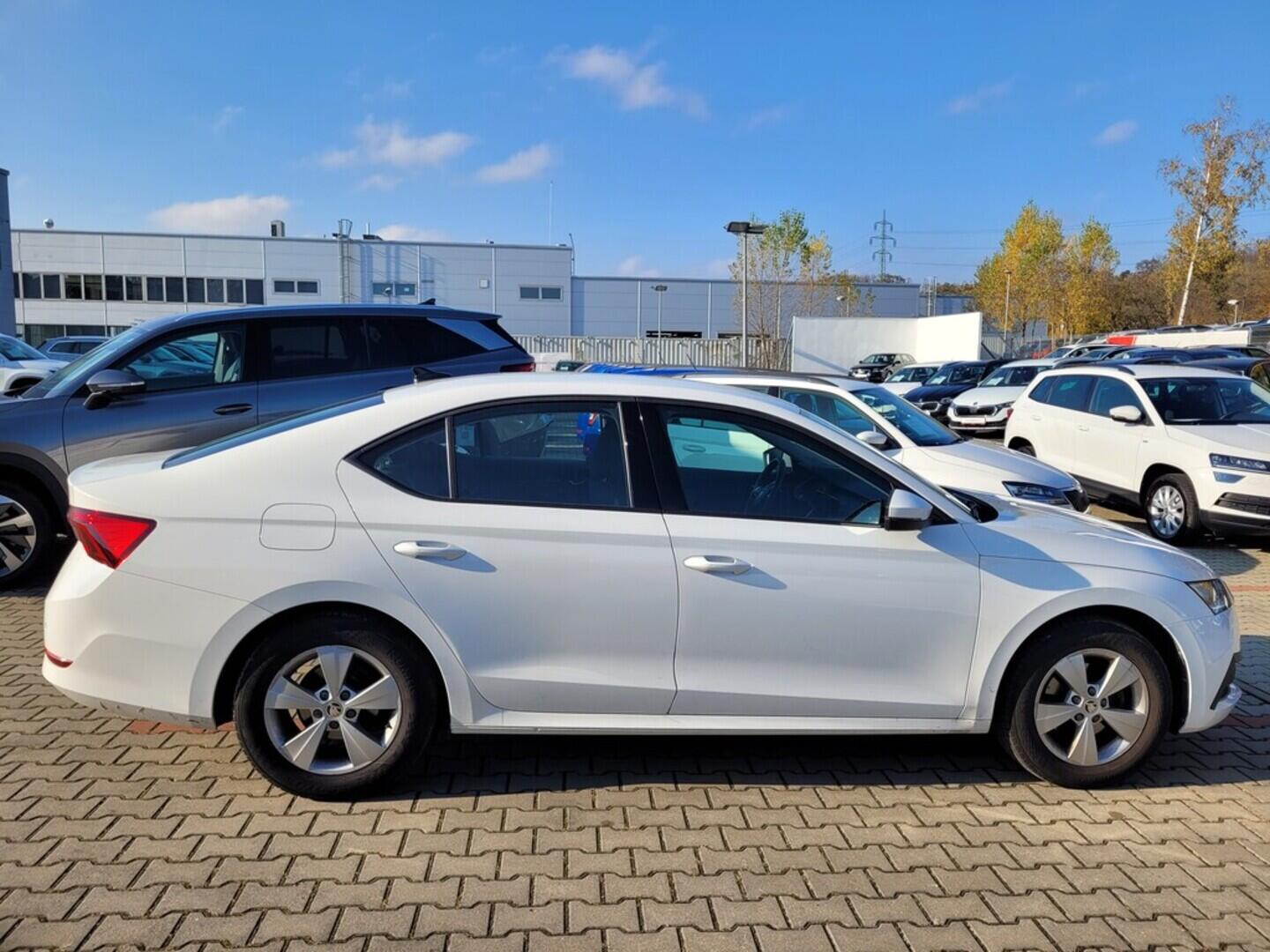 O419V07902_12.webp_OCTAVIA Active 1.5 TSI 110 kW manuál, DPH