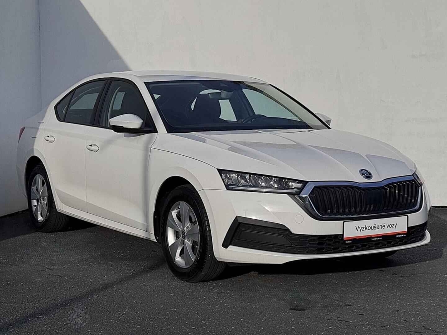 O419V07902_14.webp_OCTAVIA Active 1.5 TSI 110 kW manuál, DPH