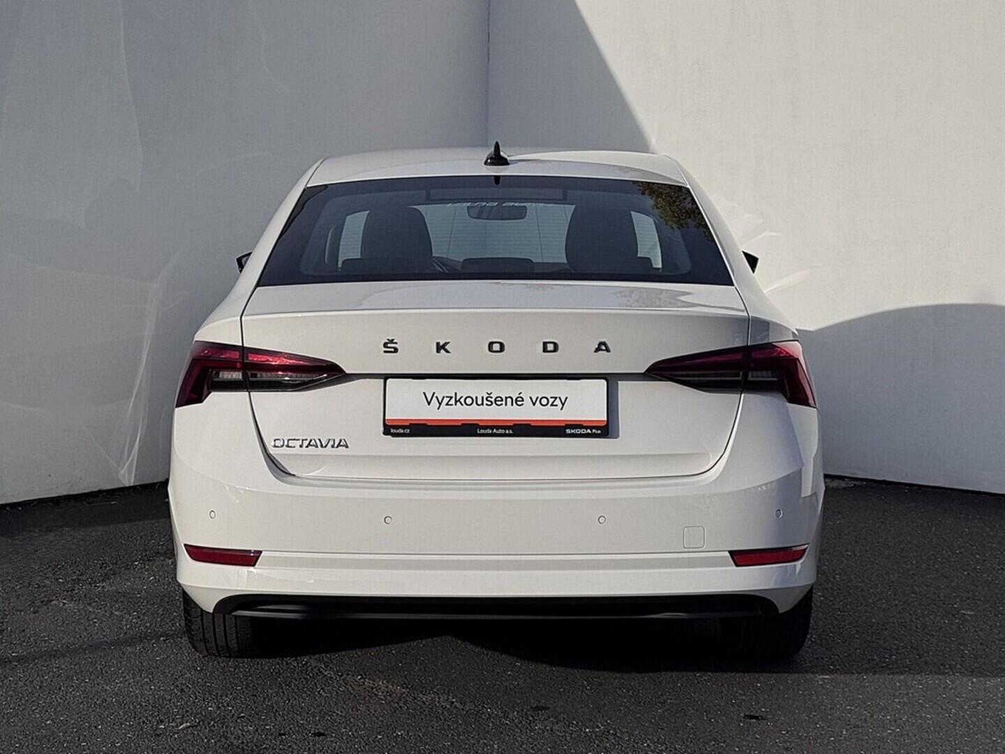 O419V07902_17.webp_OCTAVIA Active 1.5 TSI 110 kW manuál, DPH