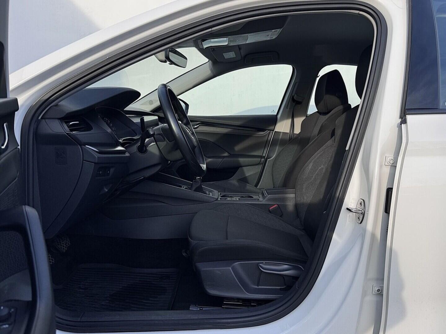 O419V07902_20.webp_OCTAVIA Active 1.5 TSI 110 kW manuál, DPH