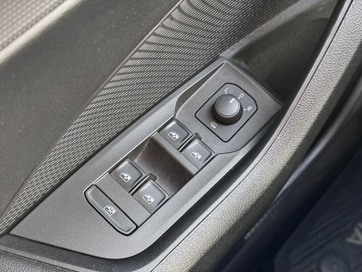 O419V07902_21.webp_OCTAVIA Active 1.5 TSI 110 kW manuál, DPH