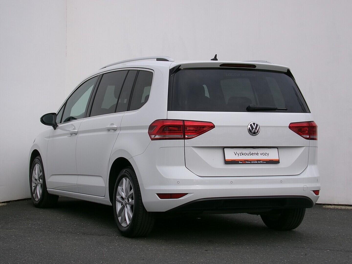 O419V07904_15.webp_TOURAN Highline 1.5 TSI 110 kW manuál, DPH