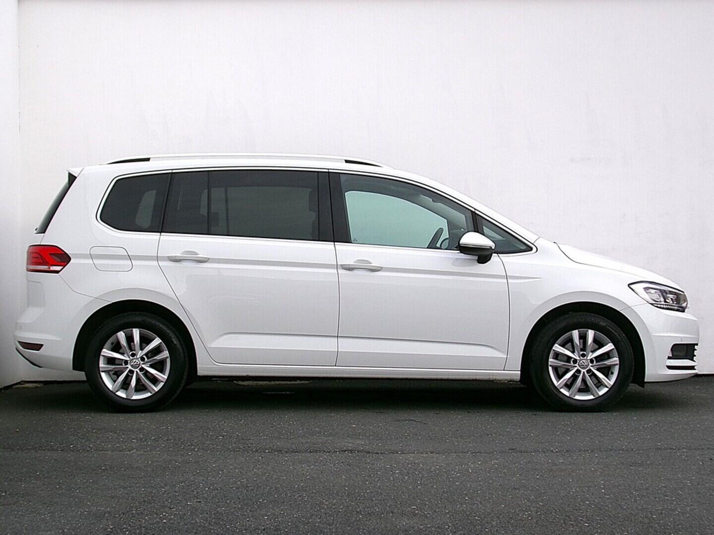 O419V07904_16.webp_TOURAN Highline 1.5 TSI 110 kW manuál, DPH