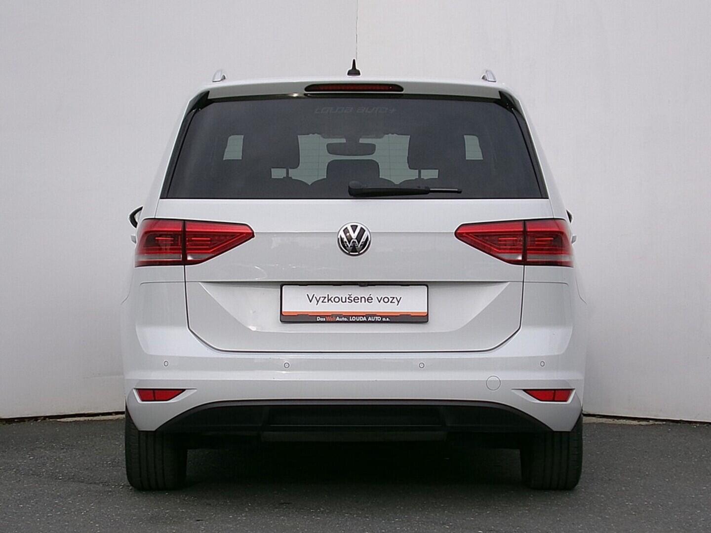 O419V07904_17.webp_TOURAN Highline 1.5 TSI 110 kW manuál, DPH