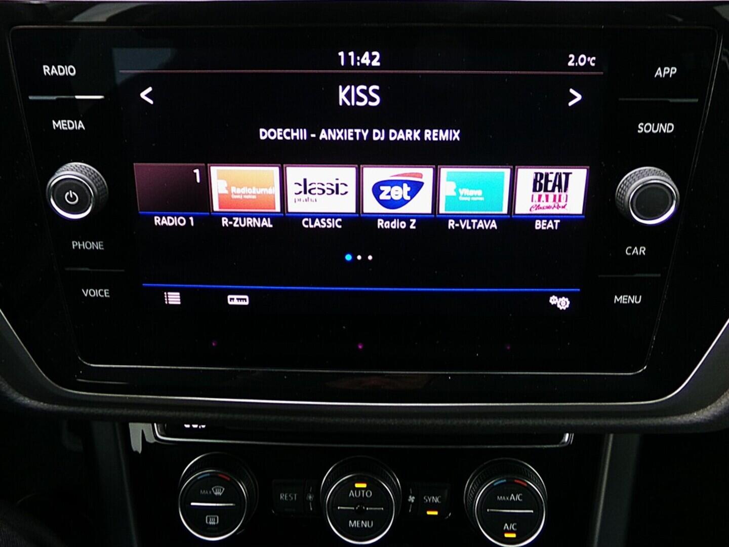 O419V07904_27.webp_TOURAN Highline 1.5 TSI 110 kW manuál, DPH