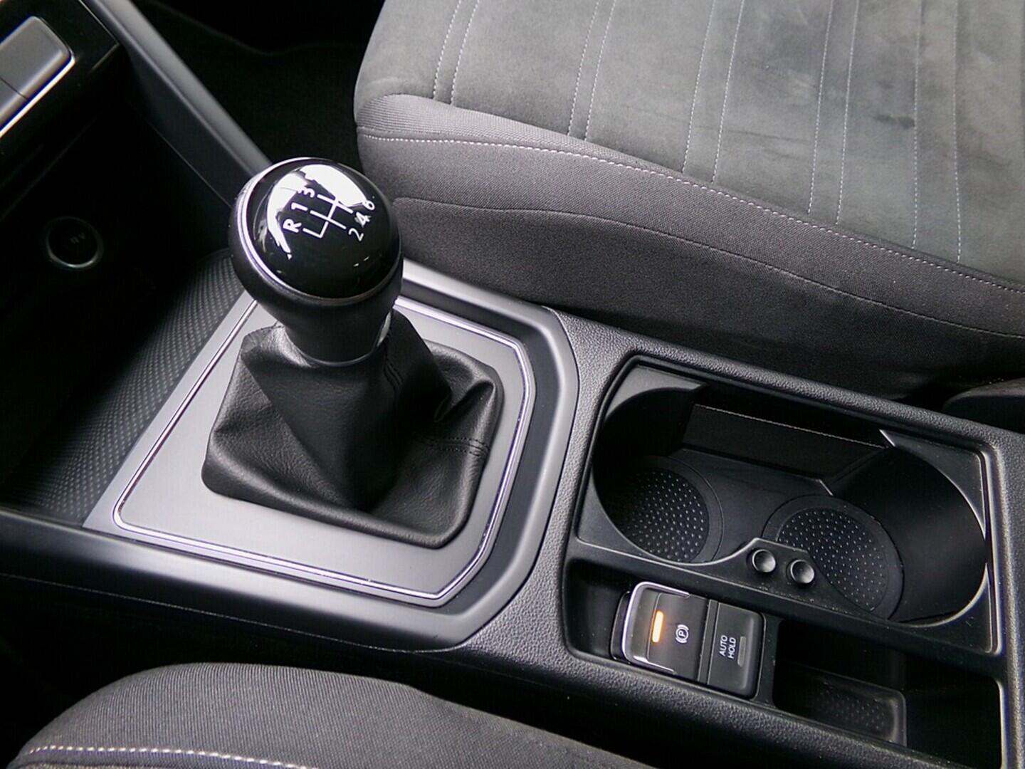 O419V07904_33.webp_TOURAN Highline 1.5 TSI 110 kW manuál, DPH