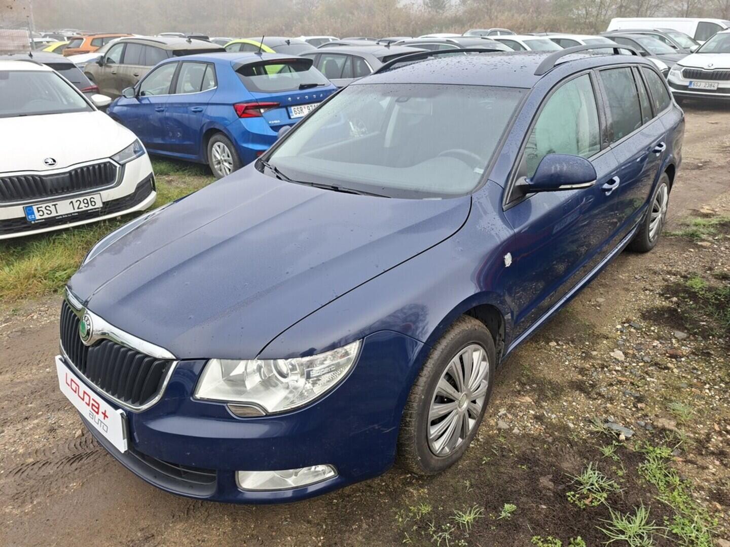 O419V07908_10.webp_SUPERB Active 1.6 TDI 77 kW manuál