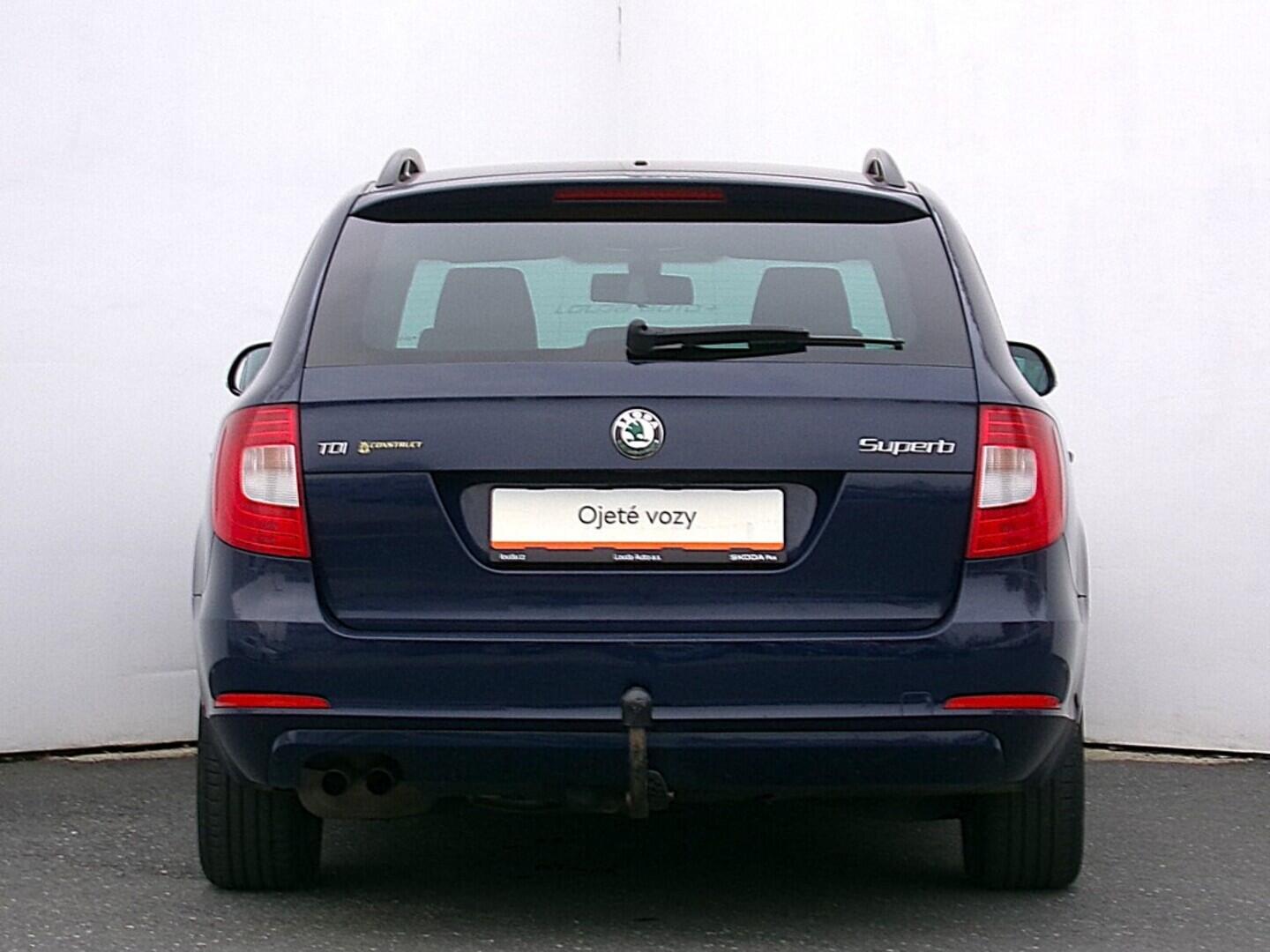 O419V07908_17.webp_SUPERB Active 1.6 TDI 77 kW manuál