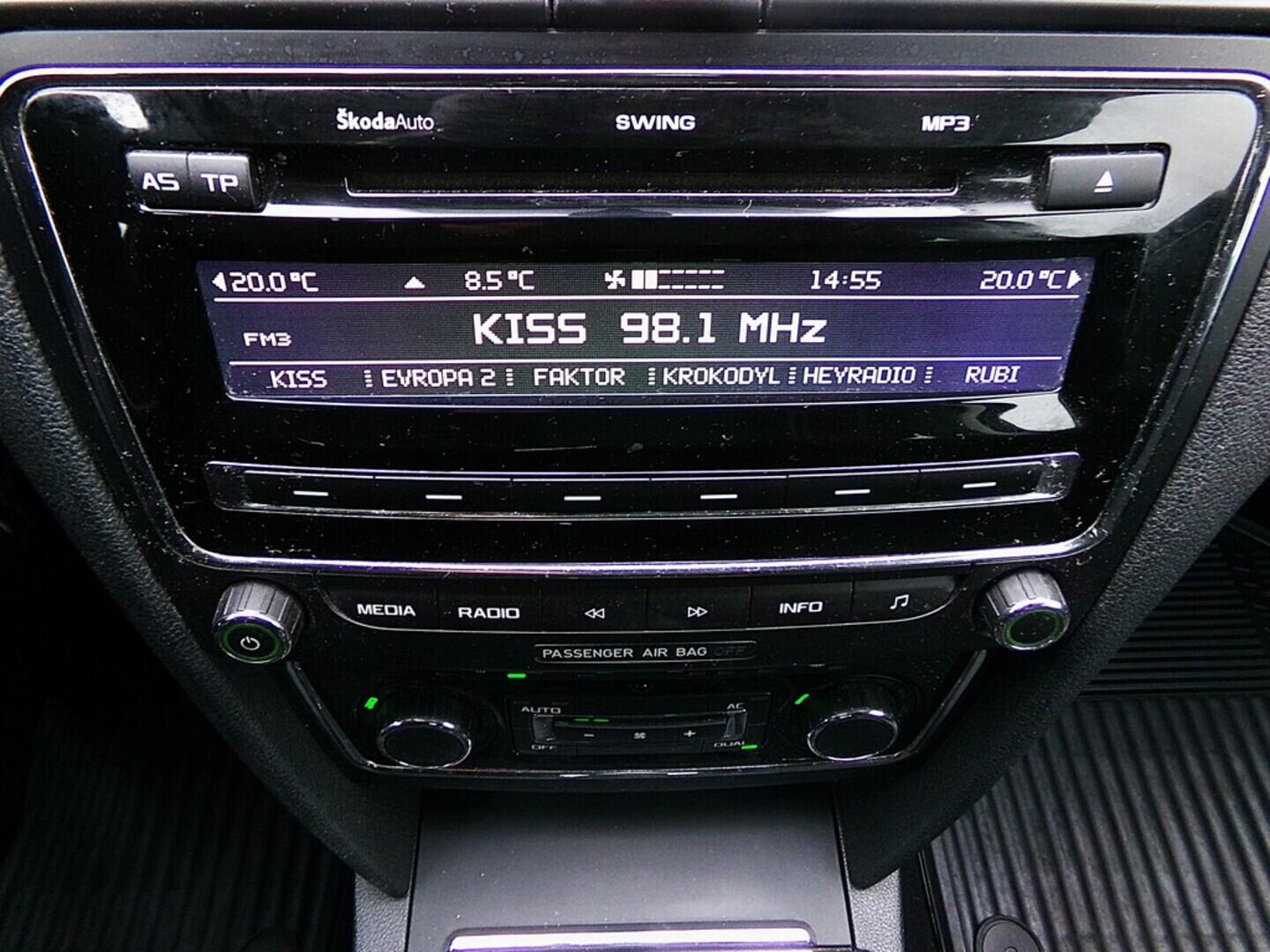 O419V07908_25.webp_SUPERB Active 1.6 TDI 77 kW manuál