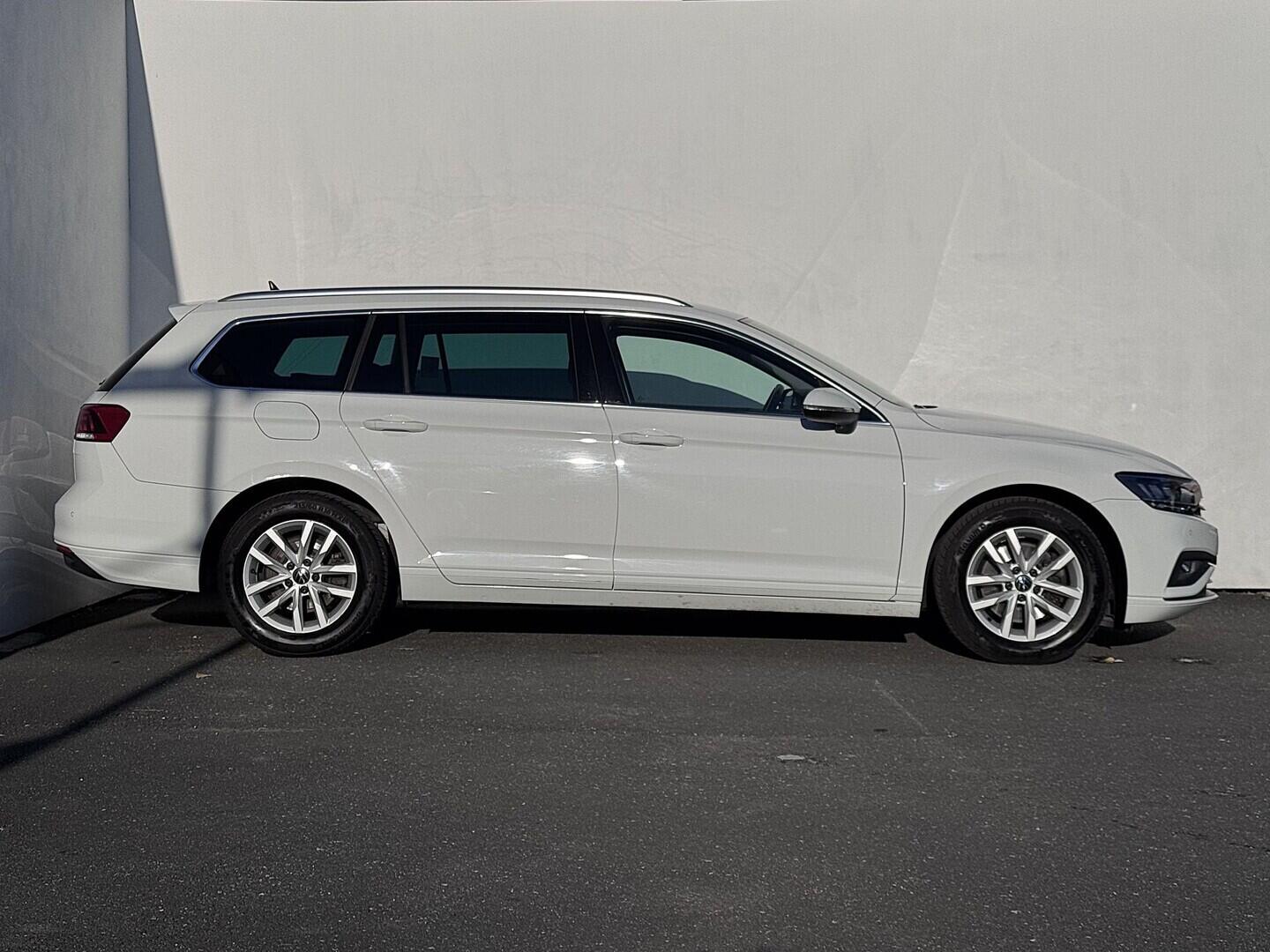 O419V07909_16.webp_PASSAT VARIANT Bussines 1.5 TDI 110 kW manuál, DPH