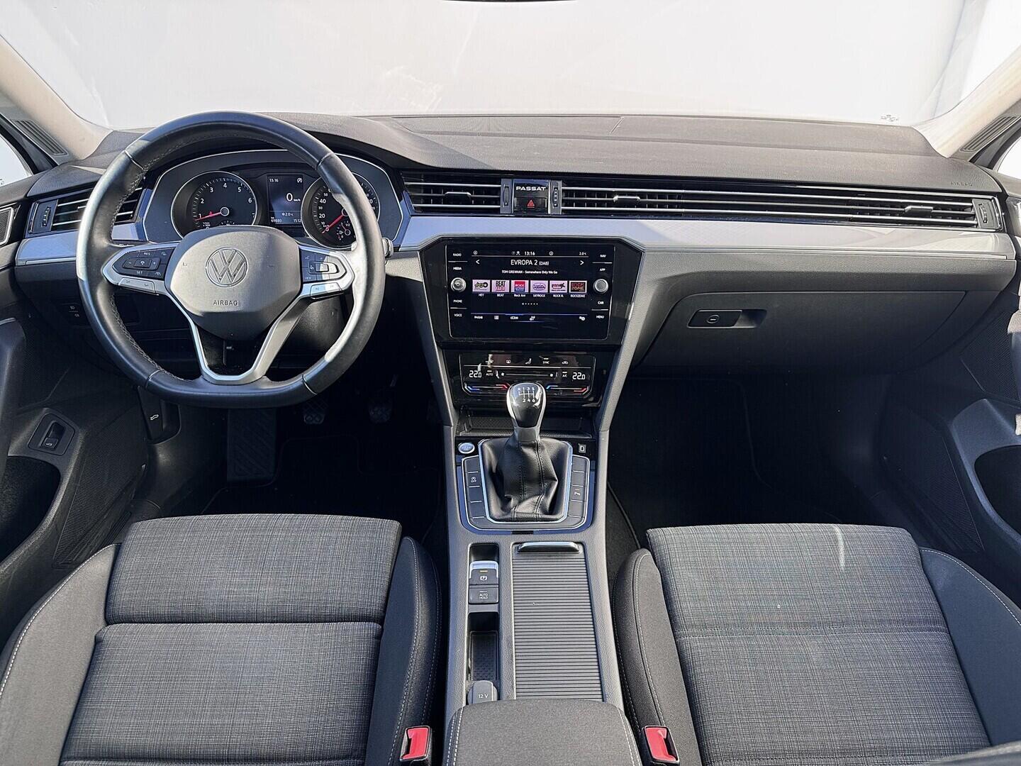 O419V07909_18.webp_PASSAT VARIANT Bussines 1.5 TDI 110 kW manuál, DPH