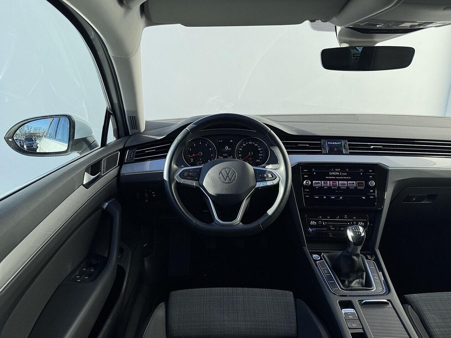 O419V07909_23.webp_PASSAT VARIANT Bussines 1.5 TDI 110 kW manuál, DPH