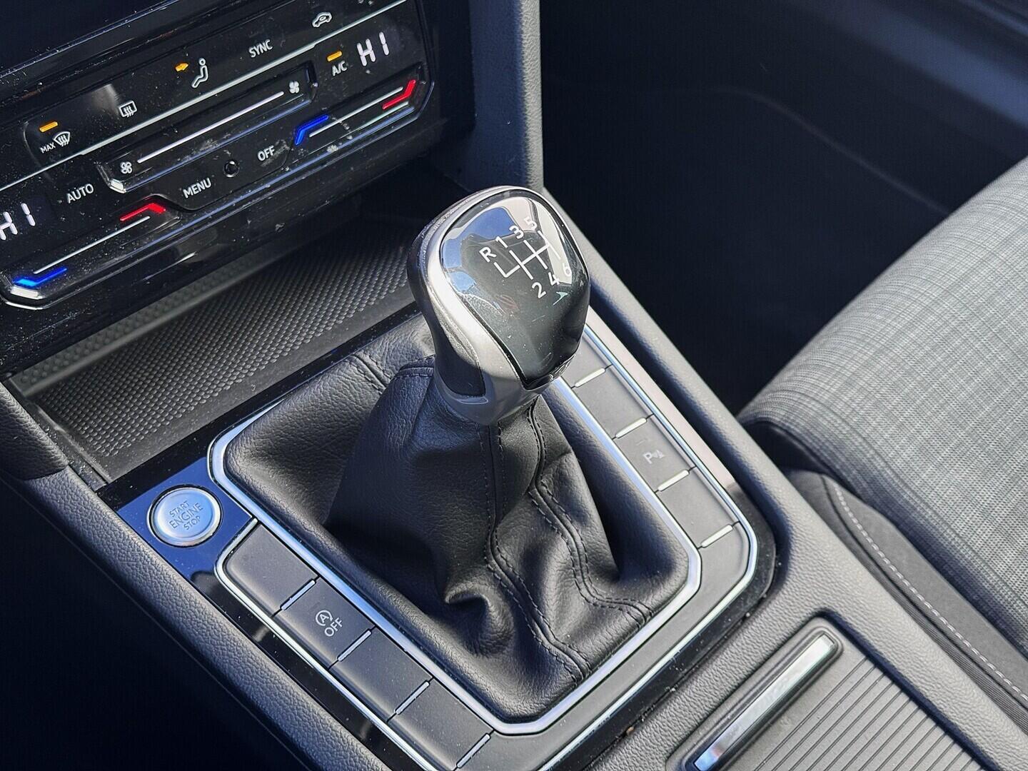 O419V07909_29.webp_PASSAT VARIANT Bussines 1.5 TDI 110 kW manuál, DPH