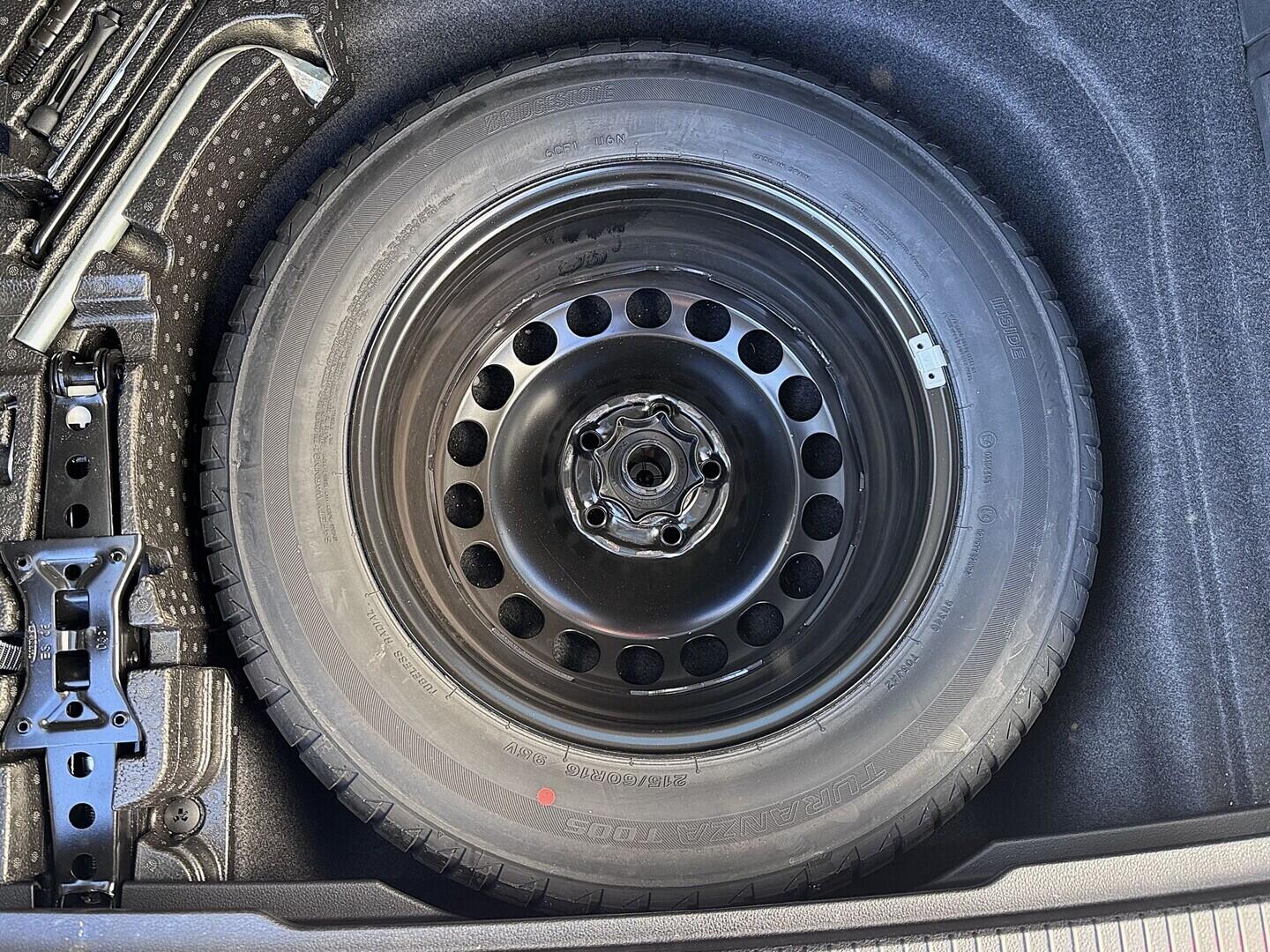 O419V07909_32.webp_PASSAT VARIANT Bussines 1.5 TDI 110 kW manuál, DPH