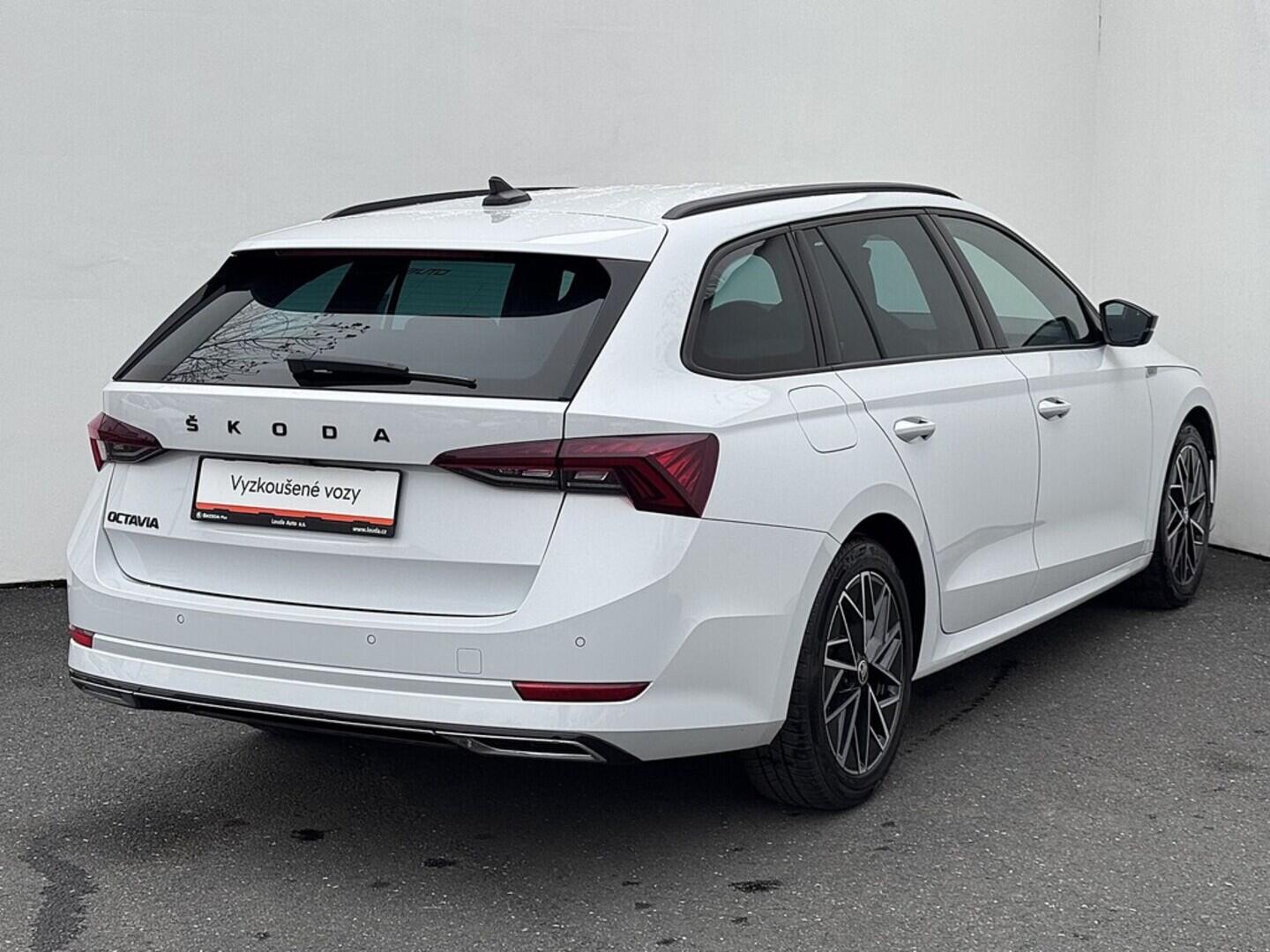 O419V07910_11.webp_OCTAVIA SportLine 1.5 TSI 110 kW automat, DPH