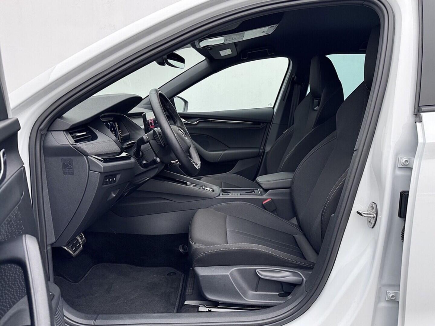 O419V07910_20.webp_OCTAVIA SportLine 1.5 TSI 110 kW automat, DPH